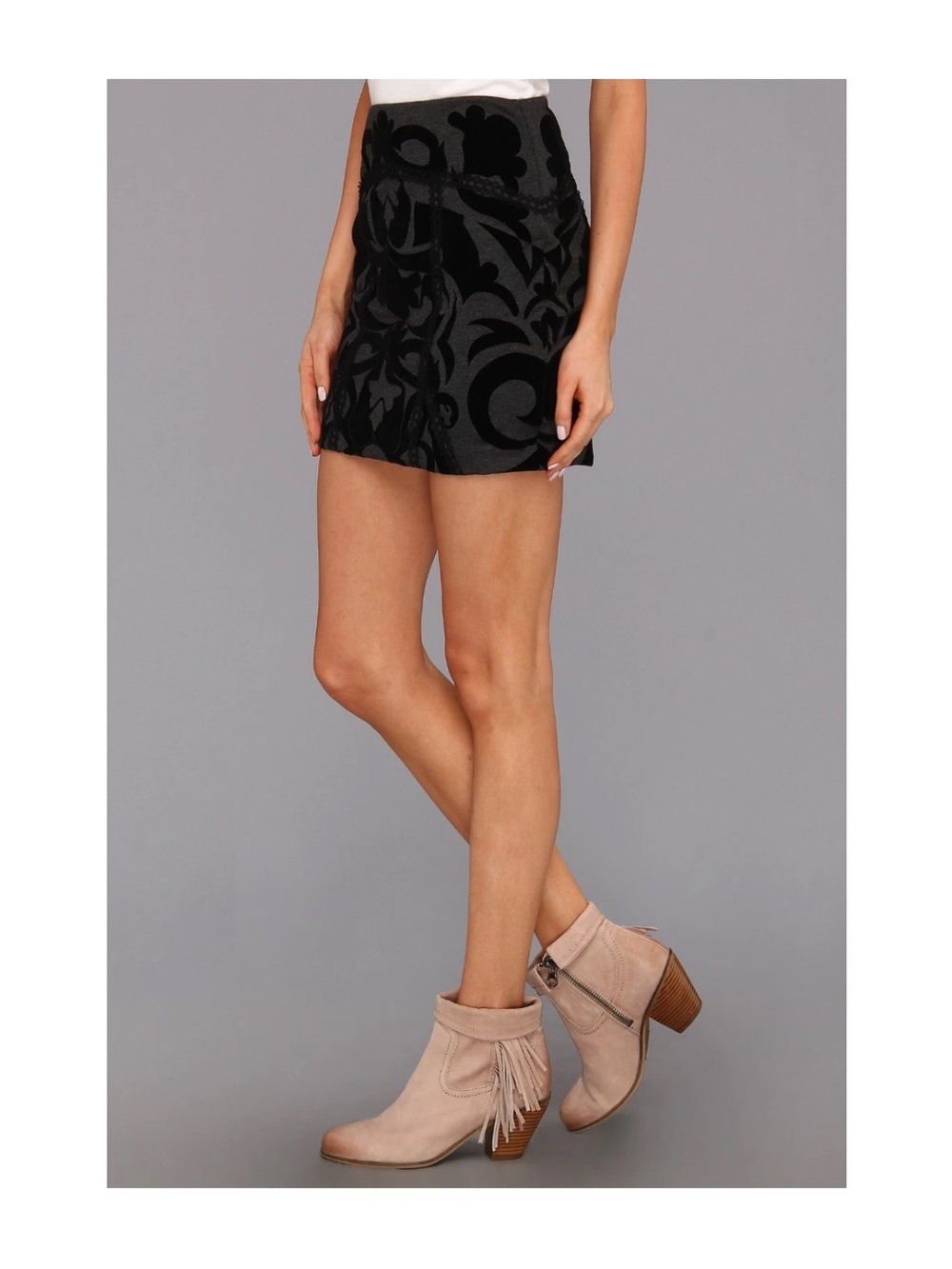 Free People “going for baroque” Velvet Damask Mini Skirt Size Medium NWT